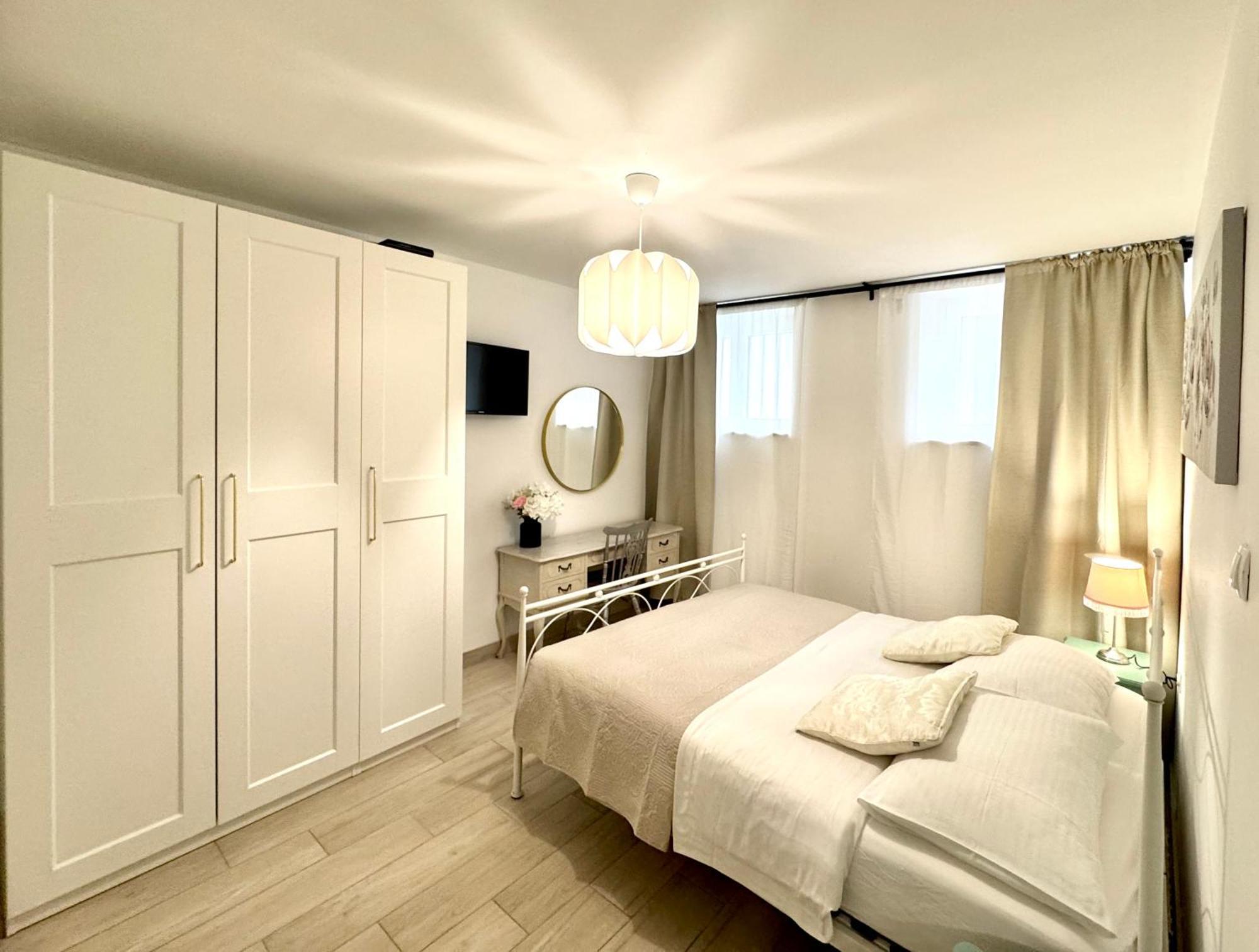 Apartman Charming In Center Split